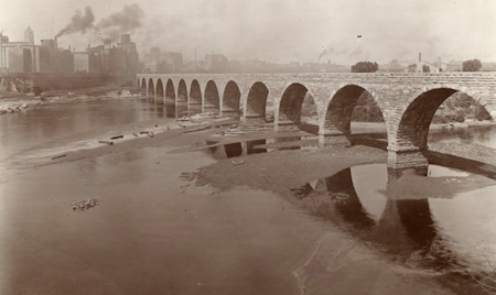 Stone Arch Bridge over the Mississippi River, Minneapolis, Minnesota
