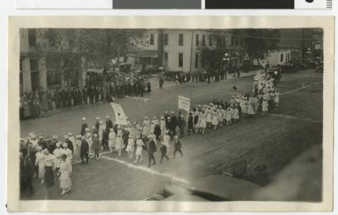 Red Cross parade in 1918, Slayton, Minnesota