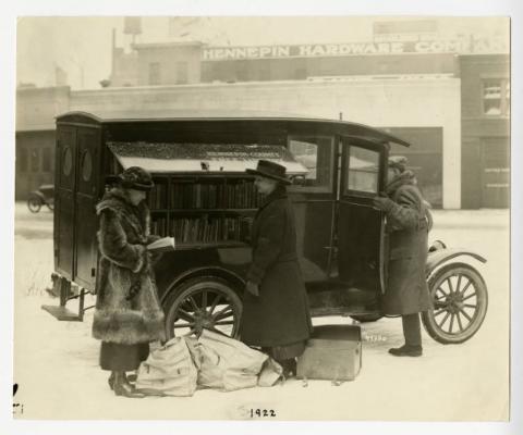 Hill, Bjelica Take Book Mobile To Hennepin Elementary