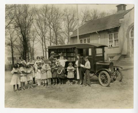 Bookmobile, Hennepin County Library, Minnesota