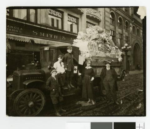 World War I home front, paper drive, Duluth, Minnesota