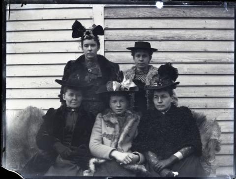 Portrait of Aurora and Selma Holcombe, Stillwater, Minnesota