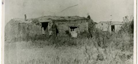 Tron Midtaune's sod house, Lincoln County, Minnesota
