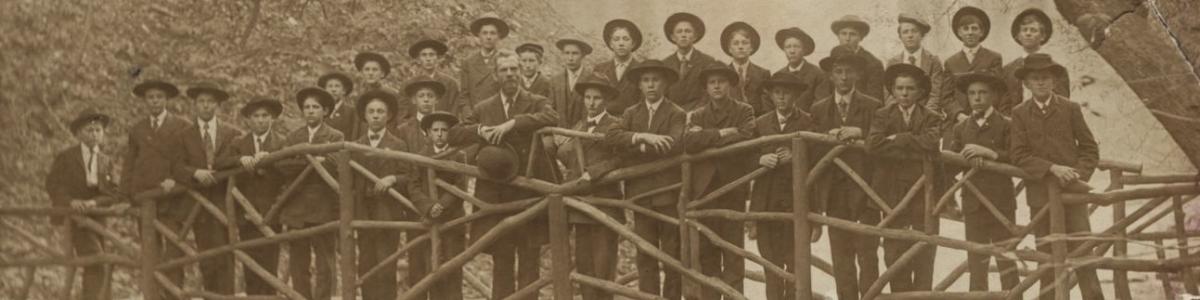 Concordia College students at Minnehaha Falls, Minneapolis, Minnesota